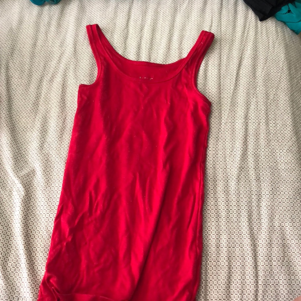 Basic red tank